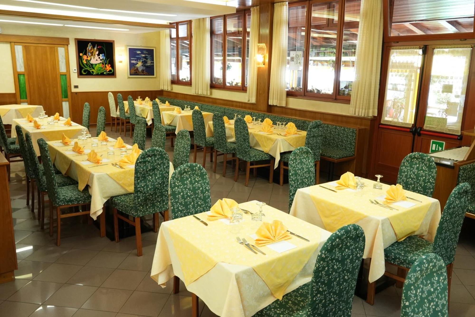 Hotel Davost Forni di Sopra Exterior foto